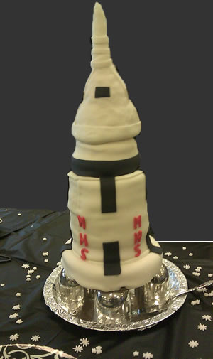 Saturn 5 Cake