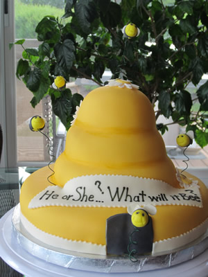 Bumble Bee Gender Reveal Cake