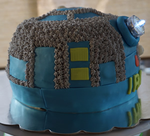 R2D2 Cake